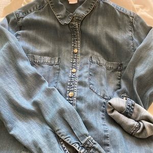 Women’s Chico’s Size 1 Tencel Jean Shirt